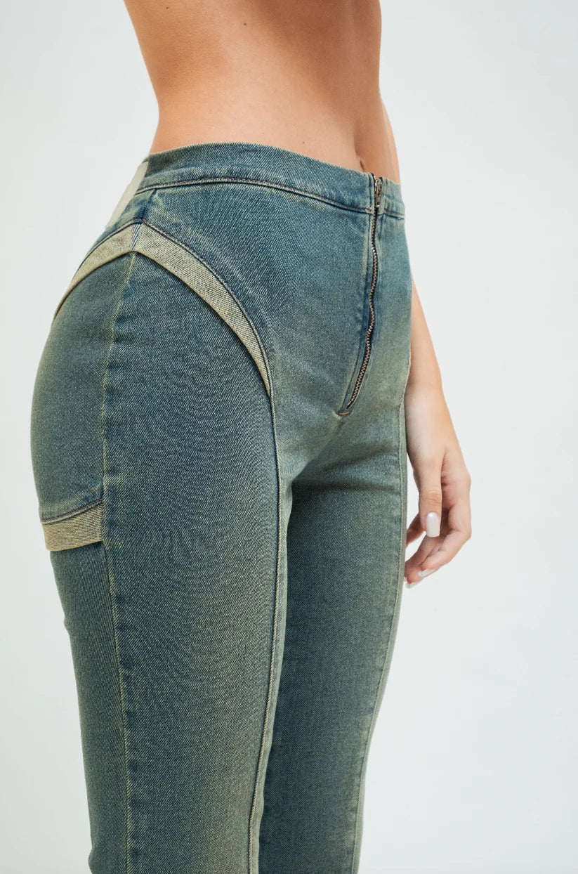 Signature Viper Jeans – Light Blue with Sand Wash effect